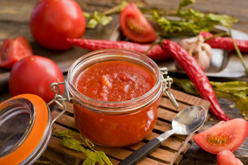 تصویر 1 از رب گوجه فرنگی گلنوش تهیه شده از گوجه‌های تازه و خوش طعم